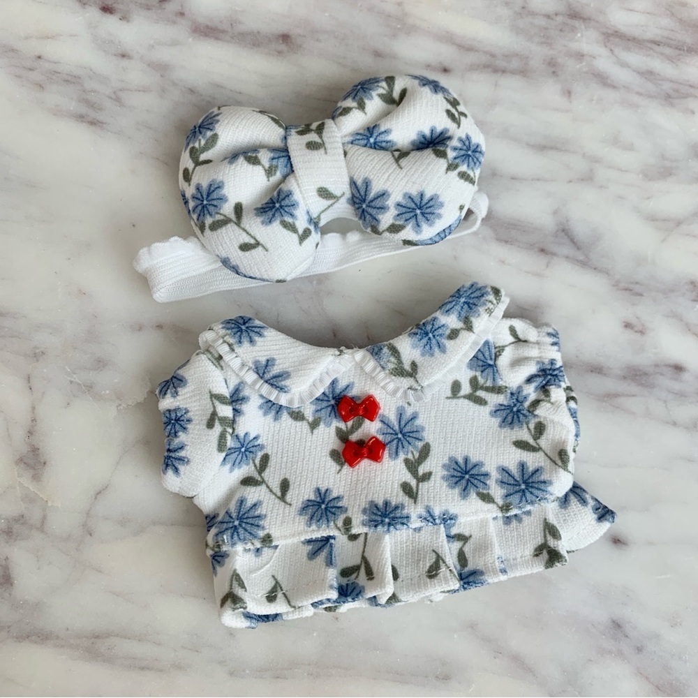 ๐ Labubu 17cm Blue China Chinoiserie Flower Floral Dress with Matching Bow - Picture 2 of 3